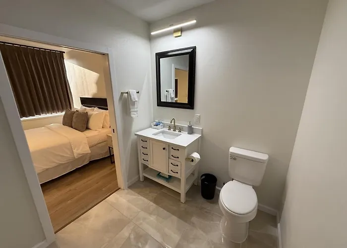 Modern With Gym In Midtown Aparthotel 4*